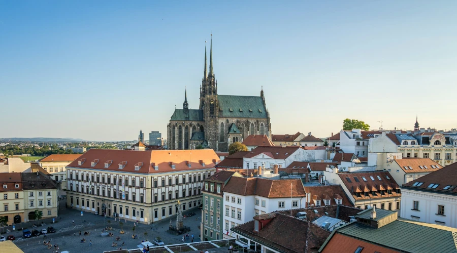 What cities are close to Prague?
