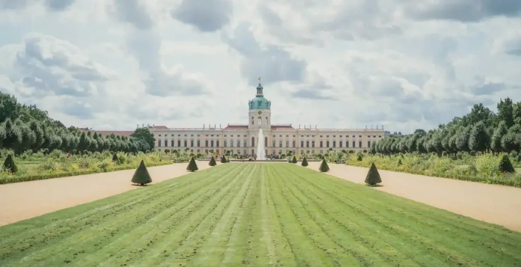 How to visit the charlottenburg palace