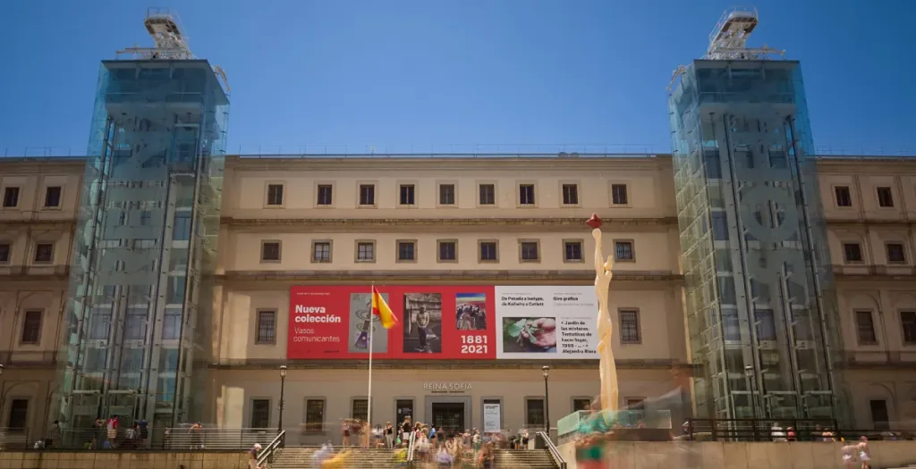 How to visit Reina Sofía Museum