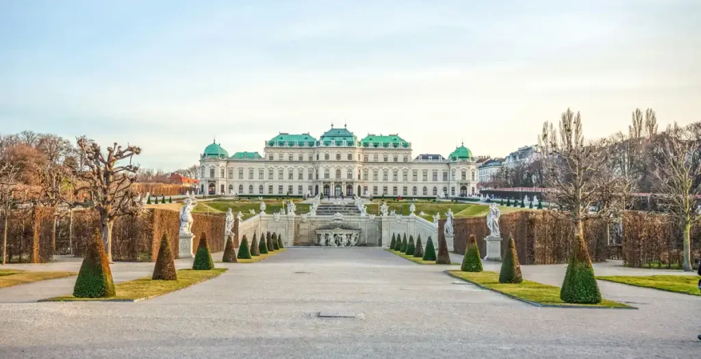 How to visit the Belvedere palace